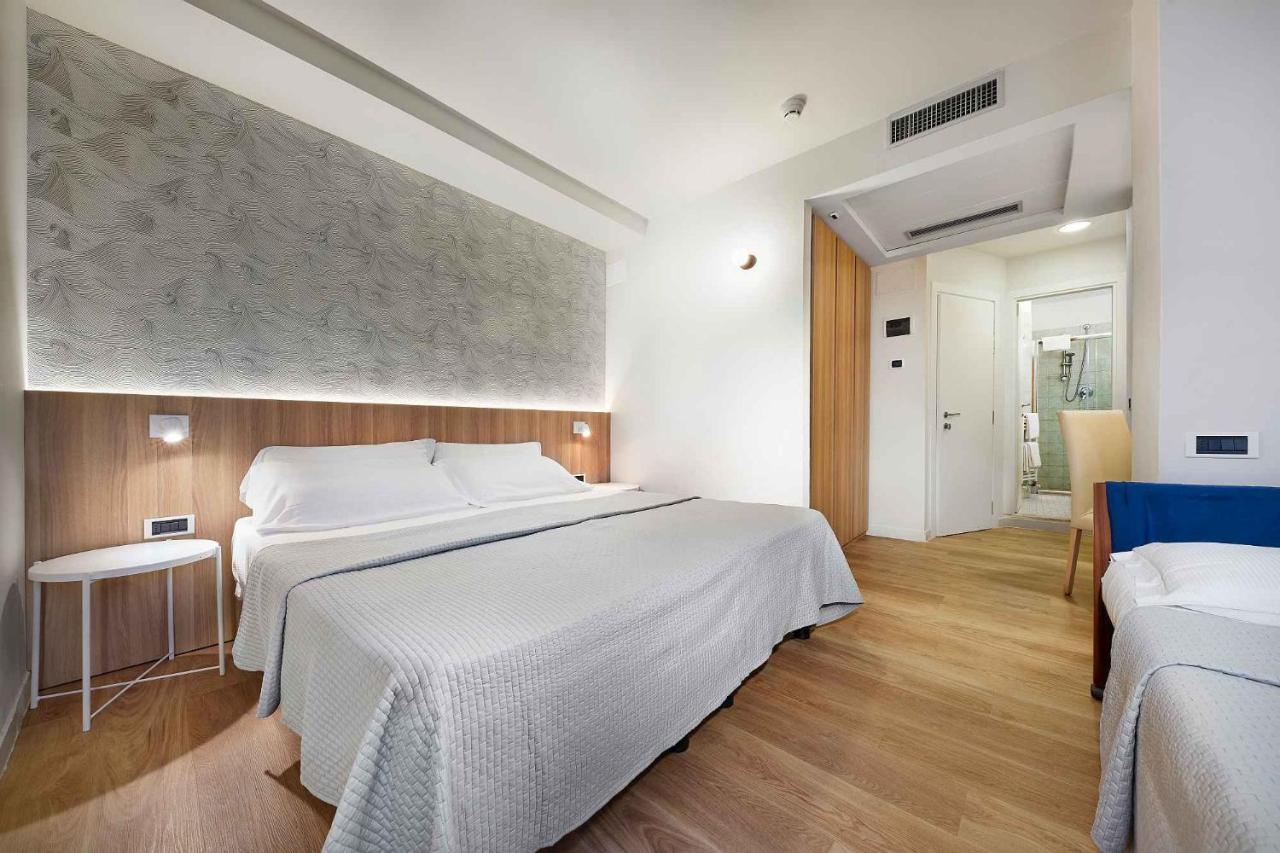 Hotel Antibes Риччоне Екстер'єр фото