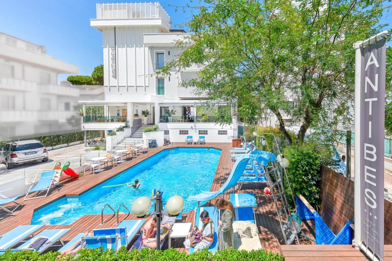 Hotel Antibes Риччоне Екстер'єр фото